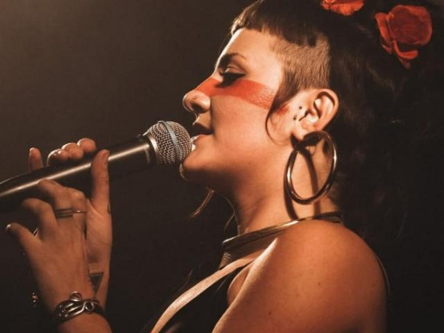  TINAA Karton